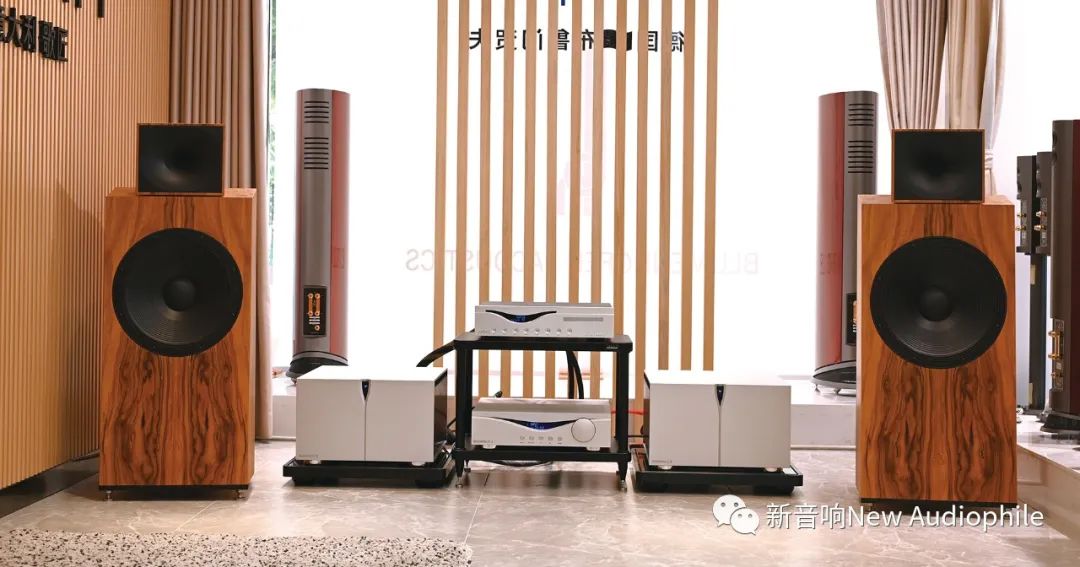 意大利歌匠AudiaFlighStrumento旗舰前后级