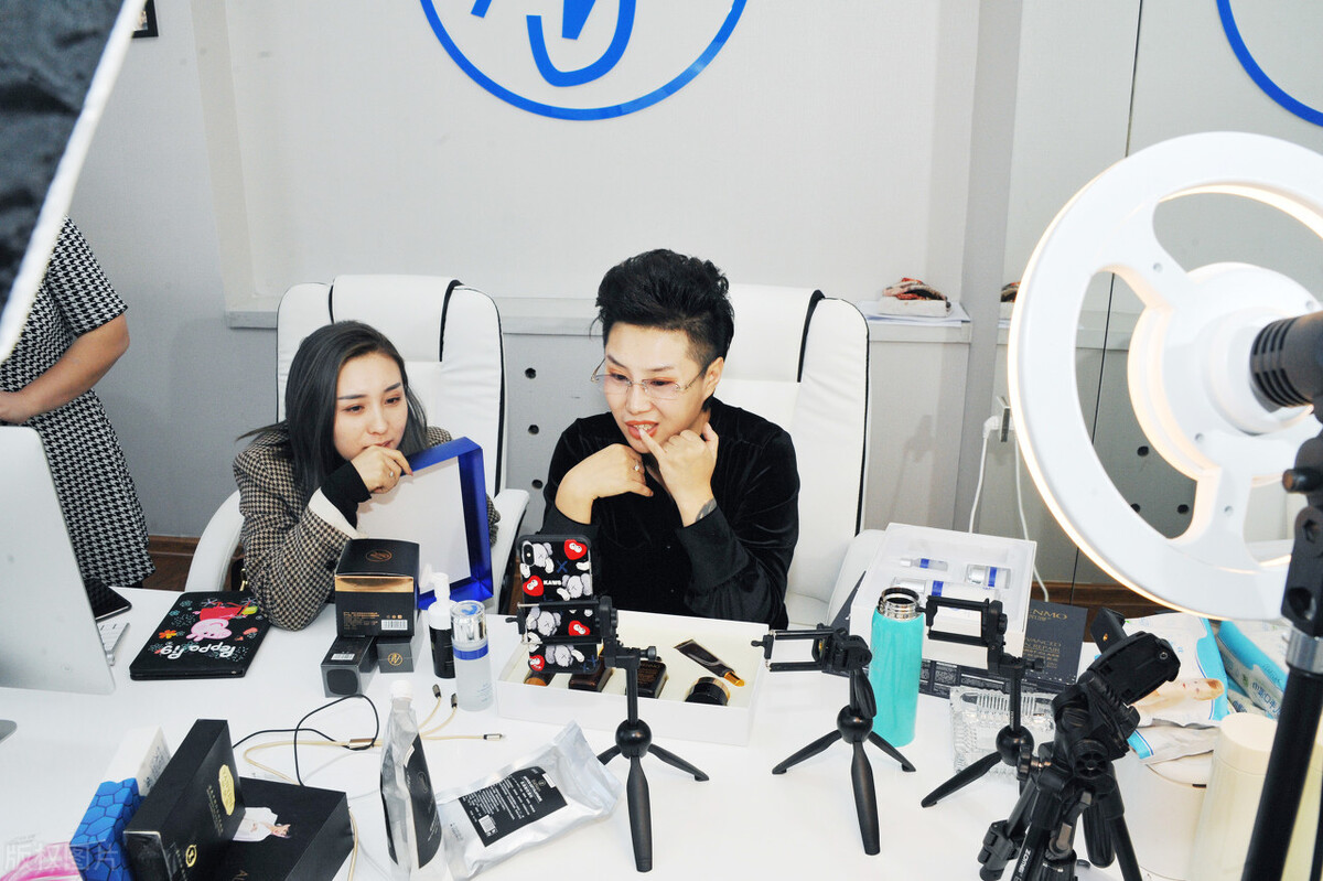 如何从网红品牌破圈成为国民品牌,为什么红极一时的网红品牌消失了