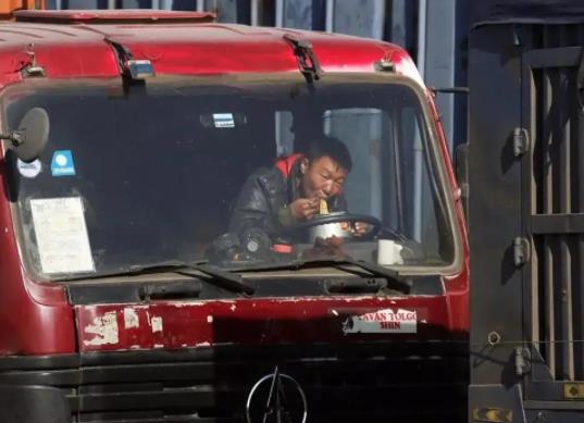 企业用工荒与大学生就业难并存,用工荒遇到的就业难