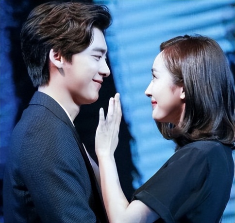 内娱小天后杨幂,内娱杨幂地位