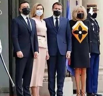 韩国第一夫人衣服穿搭,韩国第一夫人服饰亮色