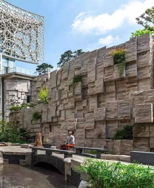 大山里捡回来的石头,大山里的石头块