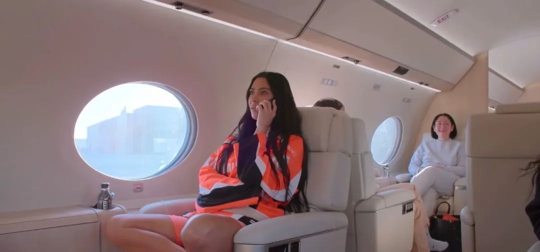 花五亿买了私人飞机后，名人都用它干什么了？