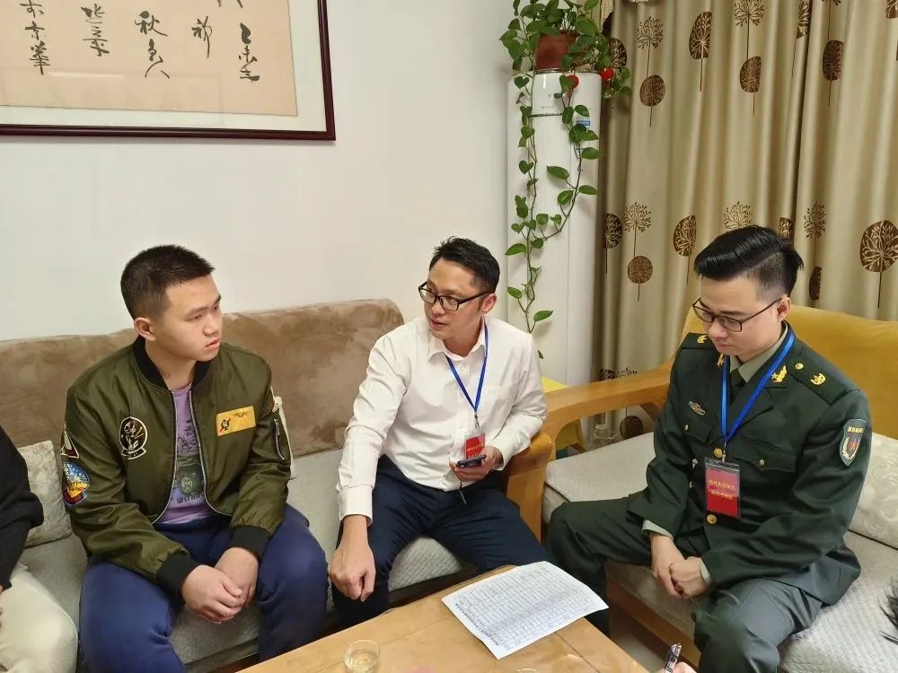 “面对面”家访,西区街道严把兵员政治关!