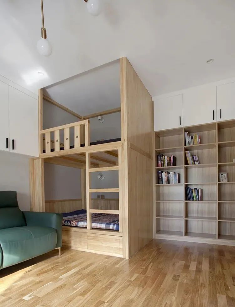 40㎡两室，狂打10处柜子，还住下一家四口人，绝了