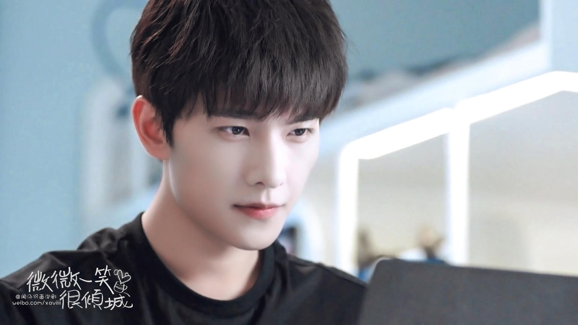 军艺大校草沈腾,沈腾和杨洋谁是军艺校草