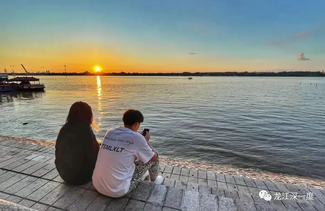 夜幕下哈尔滨美丽的松花江畔,夜幕下的哈尔滨松花江