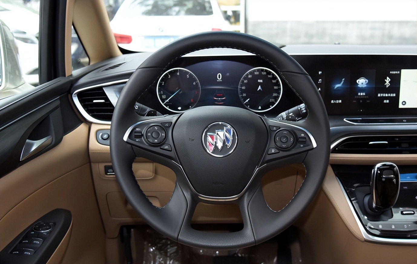 别克GL8的质量靠谱吗?它落地246500元贵吗?车主说了优劣势!