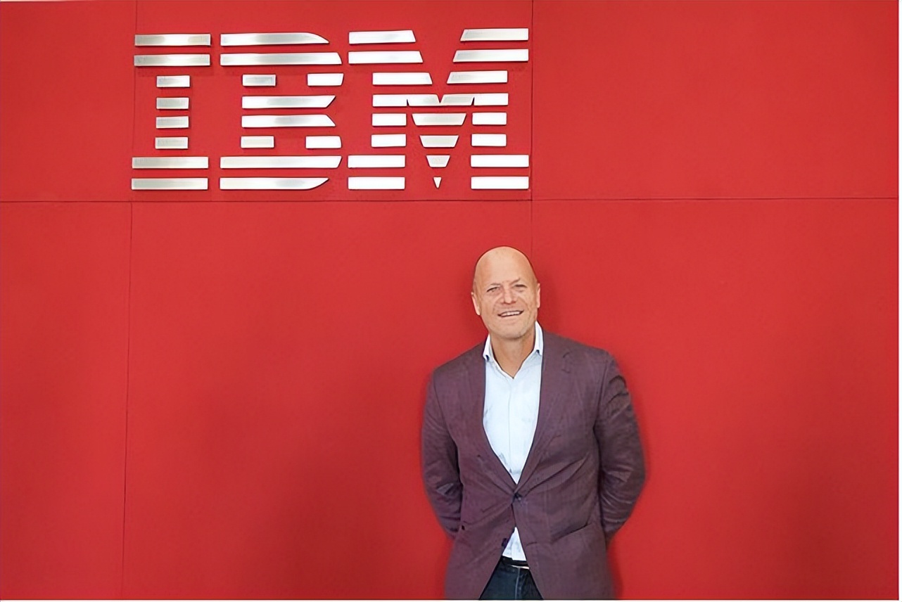 ibm鍏徃鎴愮珛100鍛ㄥ勾,1981骞磇bm鍏徃鎺ㄥ嚭涓汉鐢佃剳