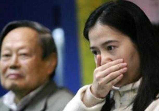 杨振宁教授和翁帆生活照,关于杨振宁教授与翁帆是否有孩子