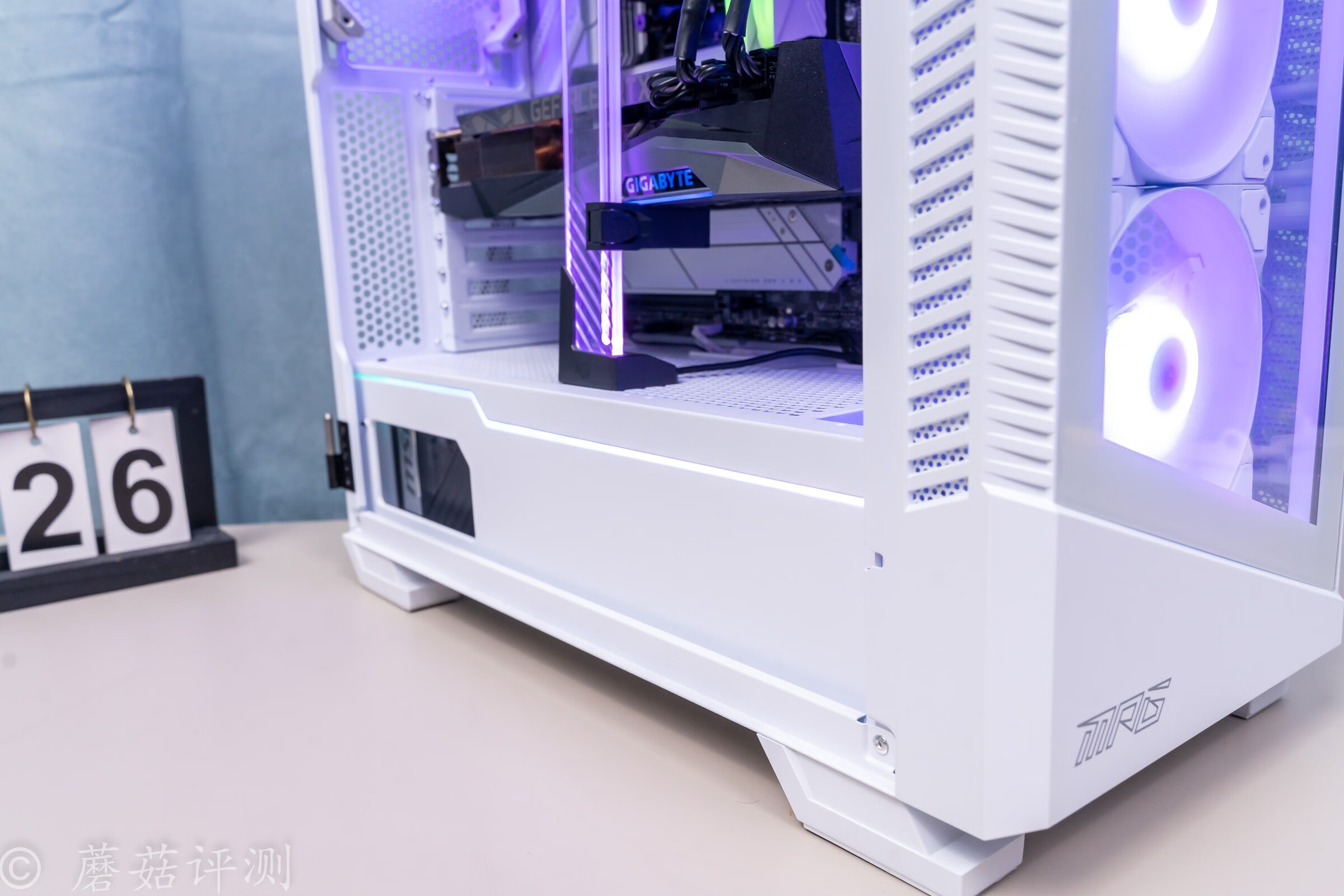 技嘉3090ti水雕显卡,技嘉rtx4090魔鹰oc怎么样