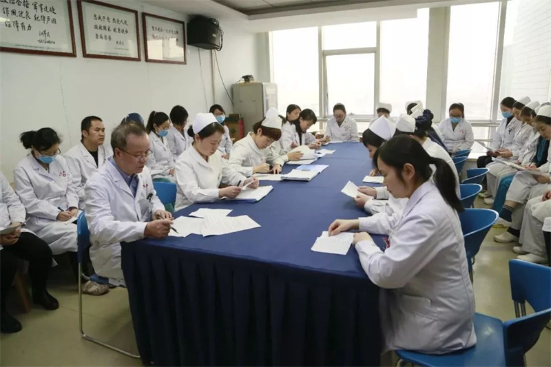 妈妈将子宫移植给孩子,2015年43岁母亲将子宫移植给女儿