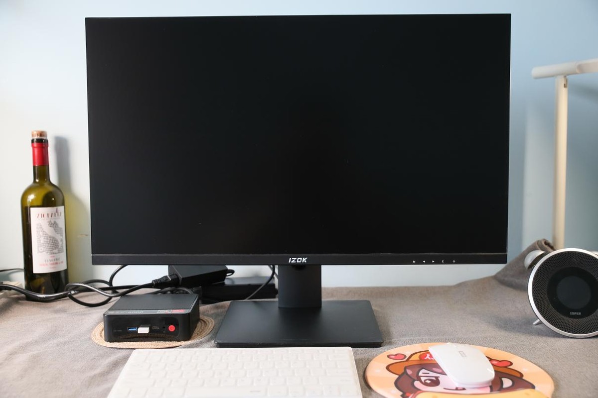 色域100%srgb不闪屏的显示器,不漏光的4kips显示器