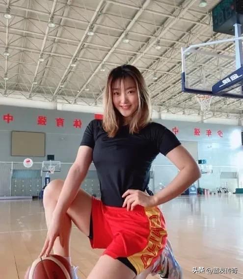 最近体育圈几个大瓜，男篮林葳女篮李梦乒乓球张继科，还有男足