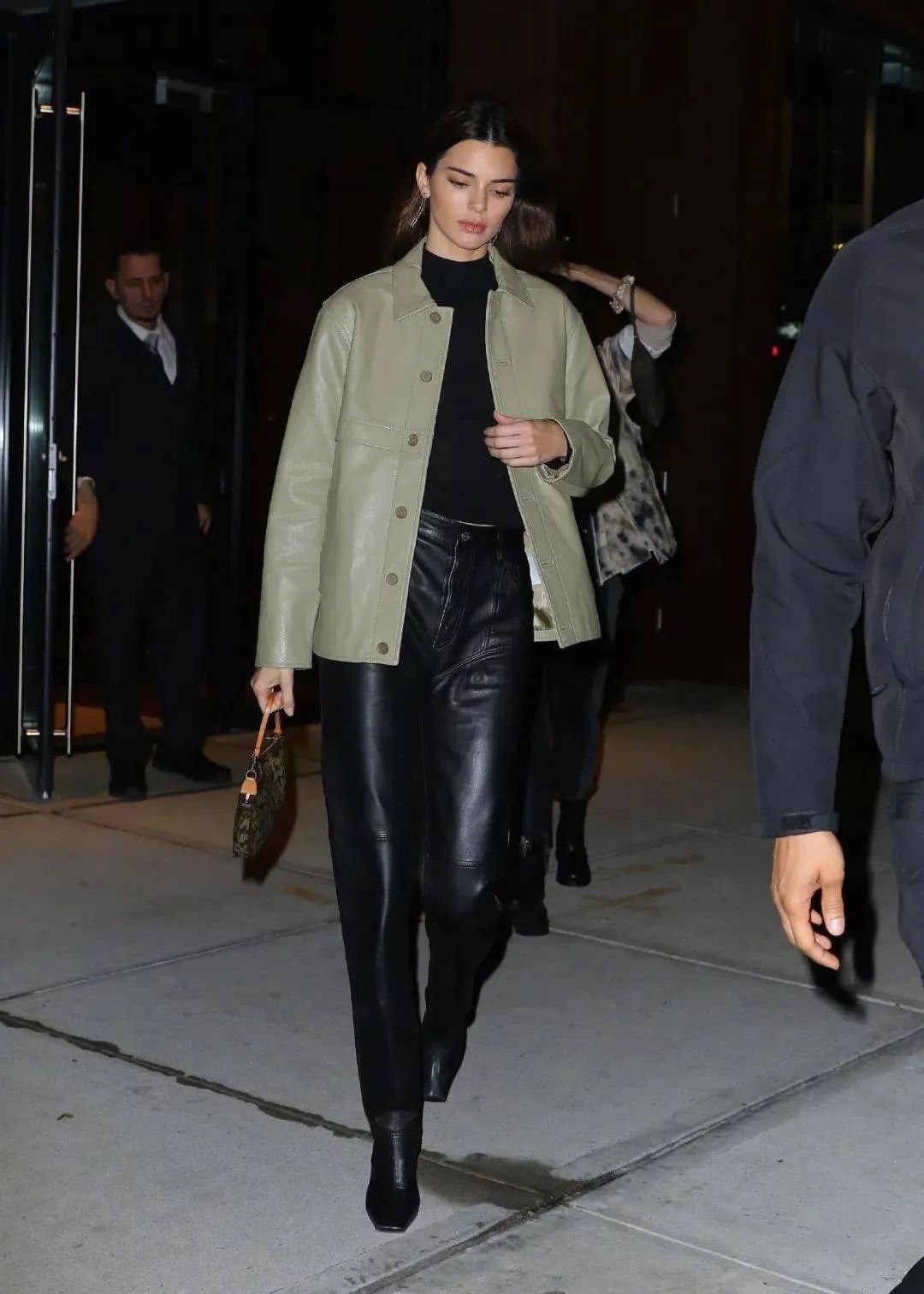 各种简单毛衣的织法,高领毛衣怎么穿才好看