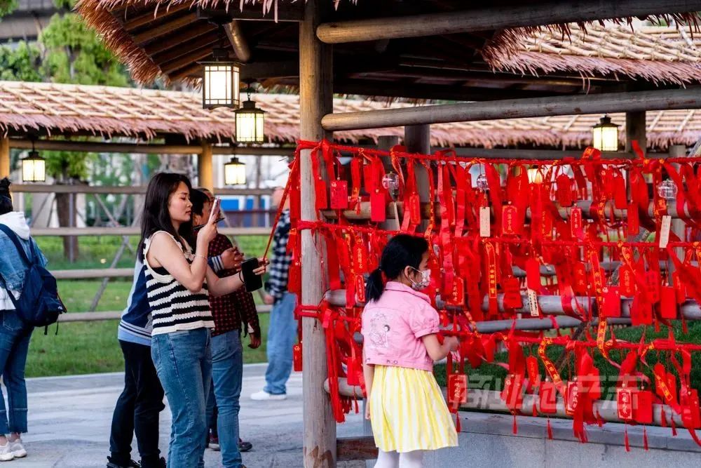 CRR百图斩|公园里的新天地:上海蟠龙天地