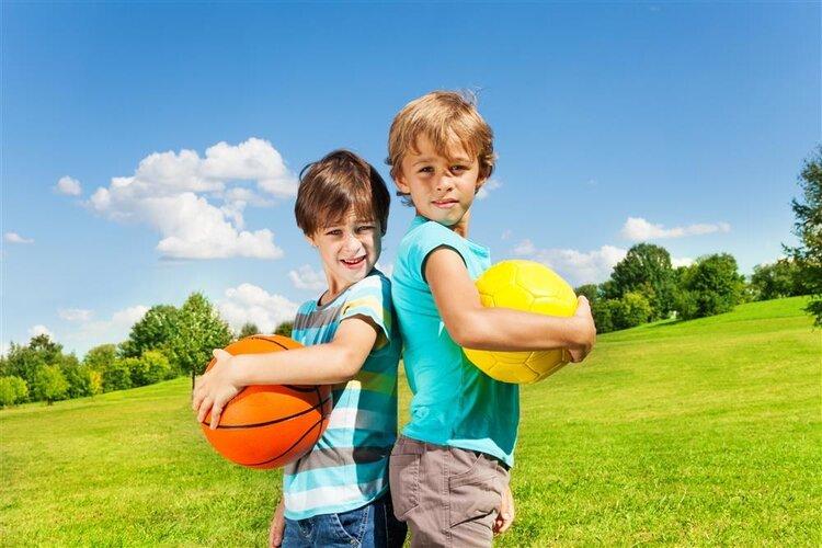 父母170孩子的正常身高应该是多少,父母不高但孩子身高190左右