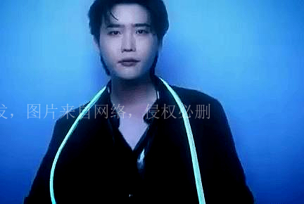 都塌成这样了，还有脸出来？