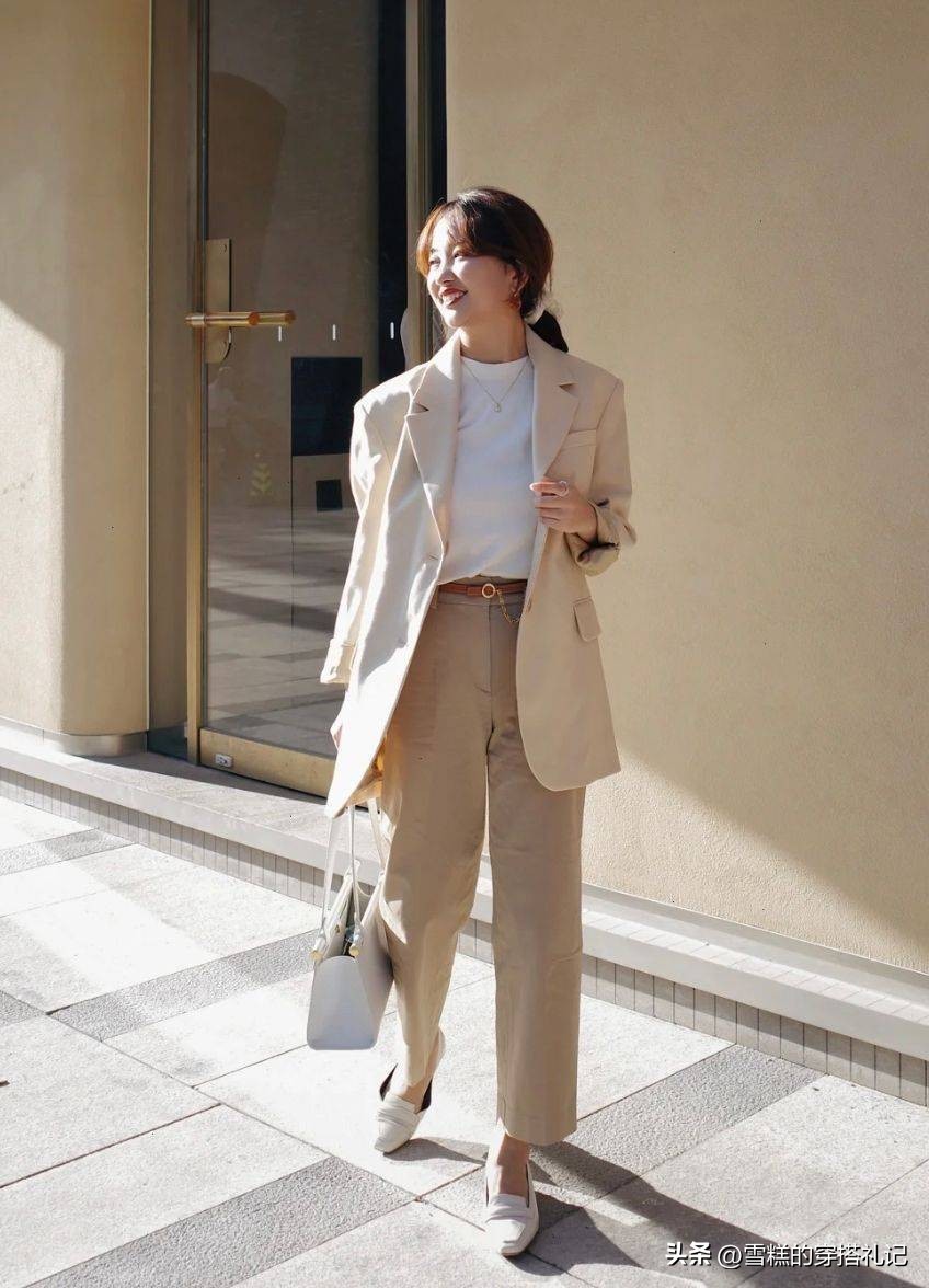 秋冬女款微喇裤百搭时尚洋气,百搭经典修饰腿型的女裤冬