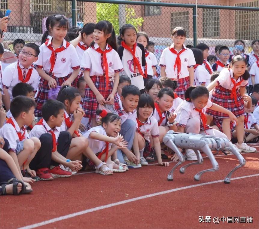 江西：崇仁县开展送科技进校园活动