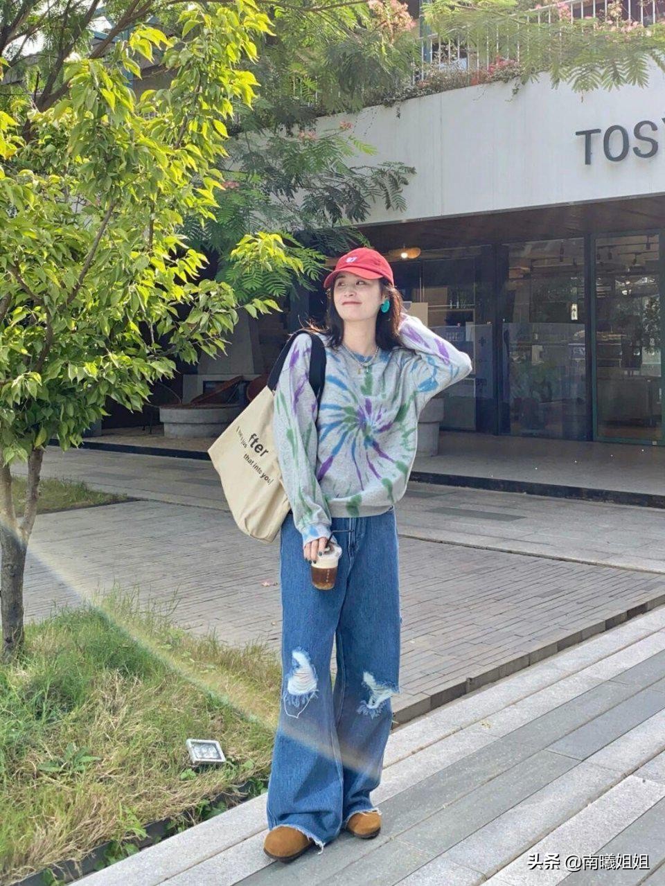 2019年穿卫衣最好看的5种搭配,又到了卫衣配鲨鱼裤的季节了