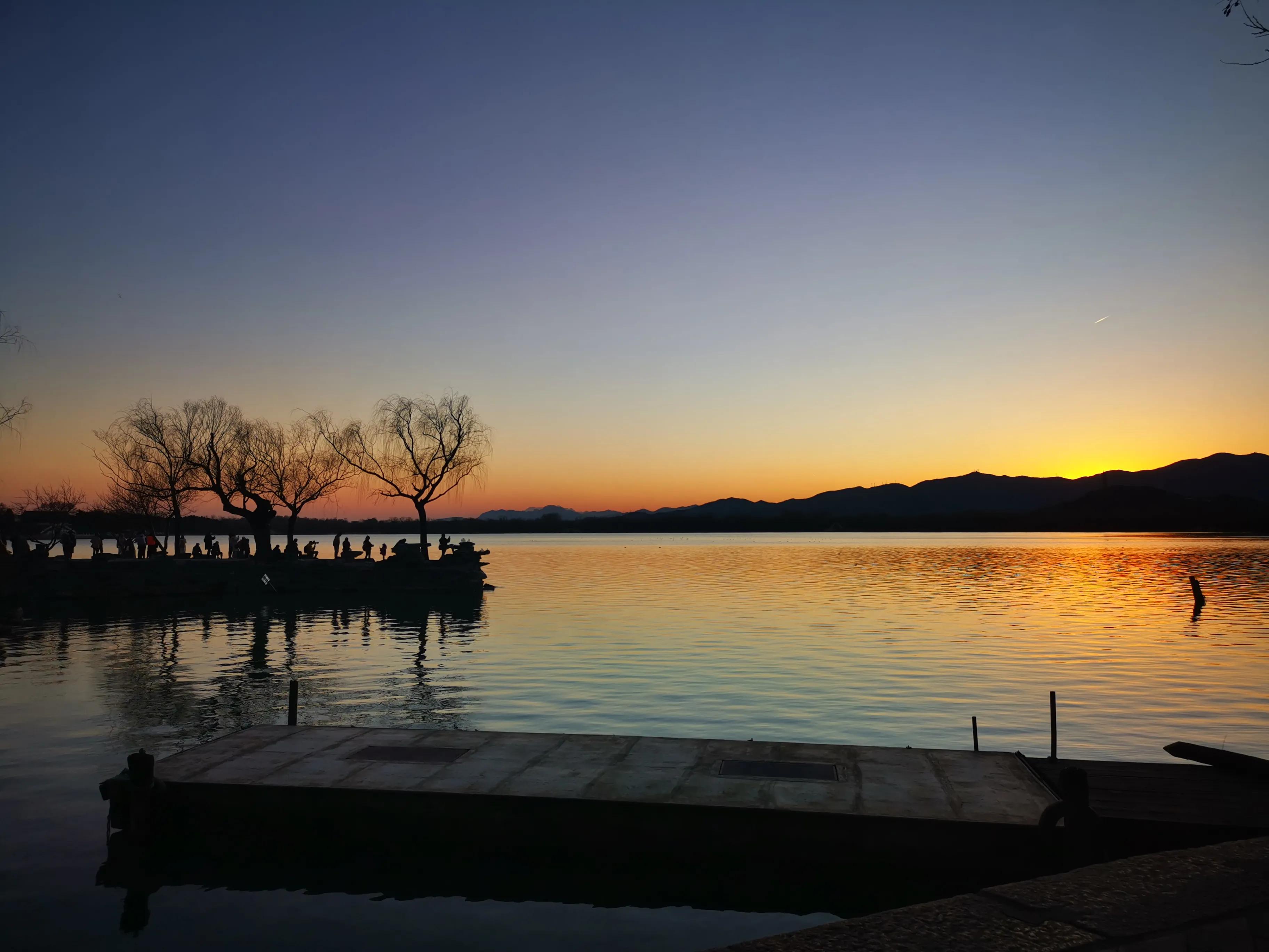 昆明湖上落日落下,北京颐和园昆明湖落日视频