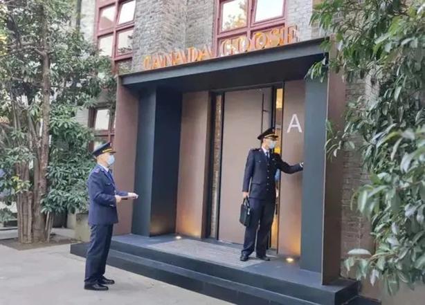 加拿大鹅亏损事件,加拿大鹅被曝虚假宣传