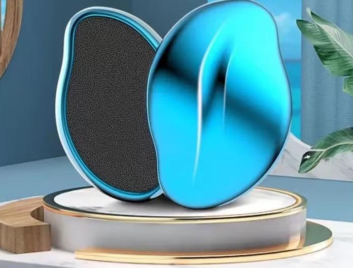 秋天身上干燥起皮屑,秋天皮肤干燥还需要做清洁吗