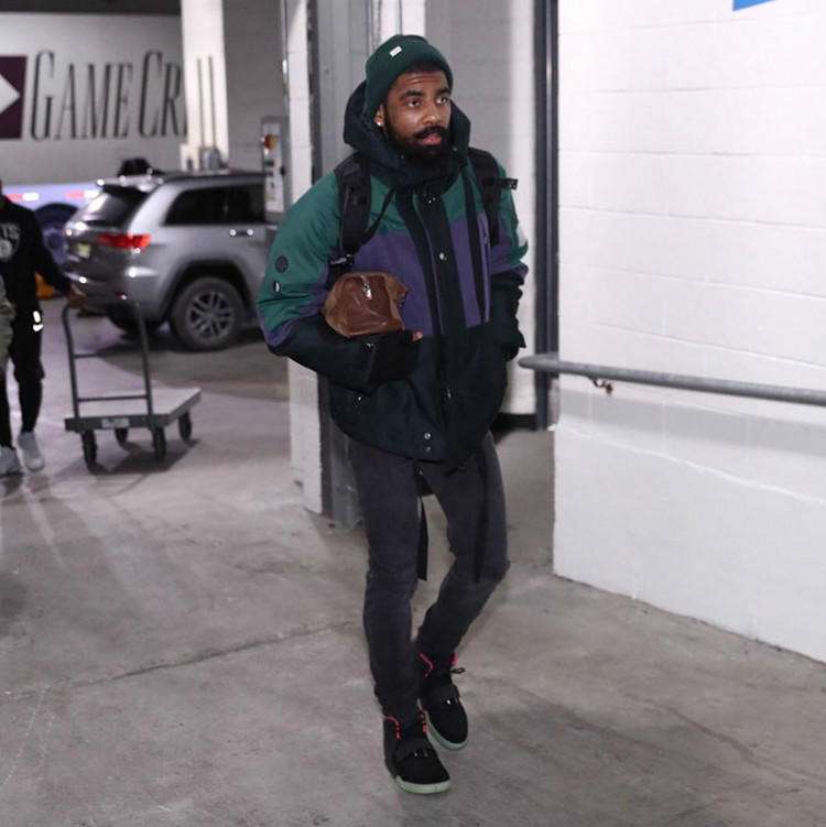 凯里欧文穿过哪些球衣,欧文踩凯尔特人logo穿的什么球鞋