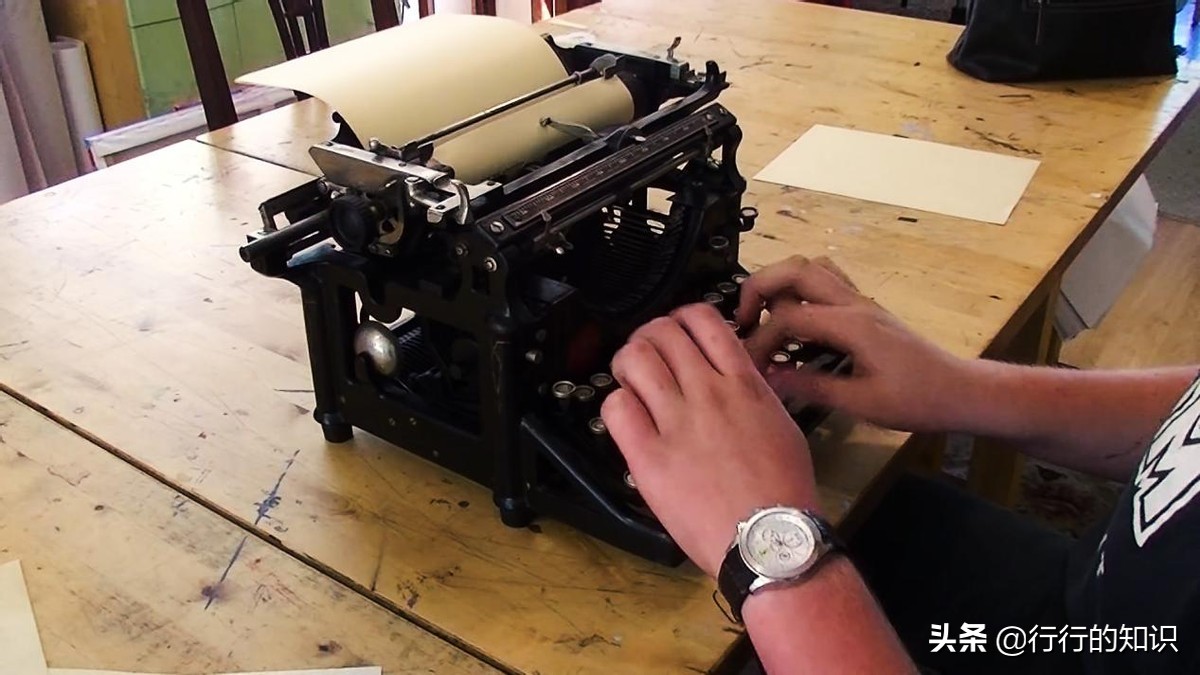 为什么键盘字母顺序不是abcd,为什么键盘上的按键不是abc排列