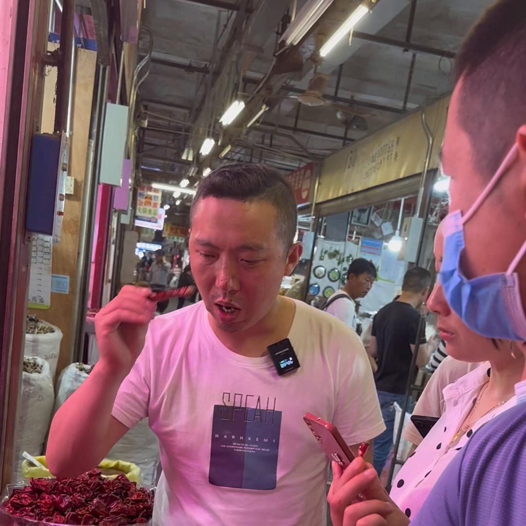 调料批发市场生意好做么,带徒弟去水产批发进货