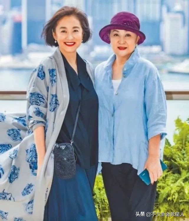 年过三十的女明星今昔对比图,今昔对比70后女星