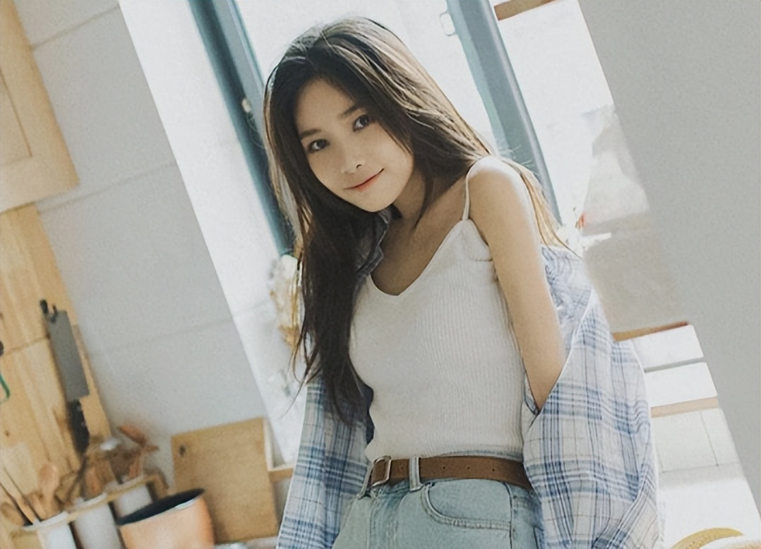 女性尖锐性湿疣最初是肉疙瘩吗,女性尖锐性湿疣身上会长疙瘩么