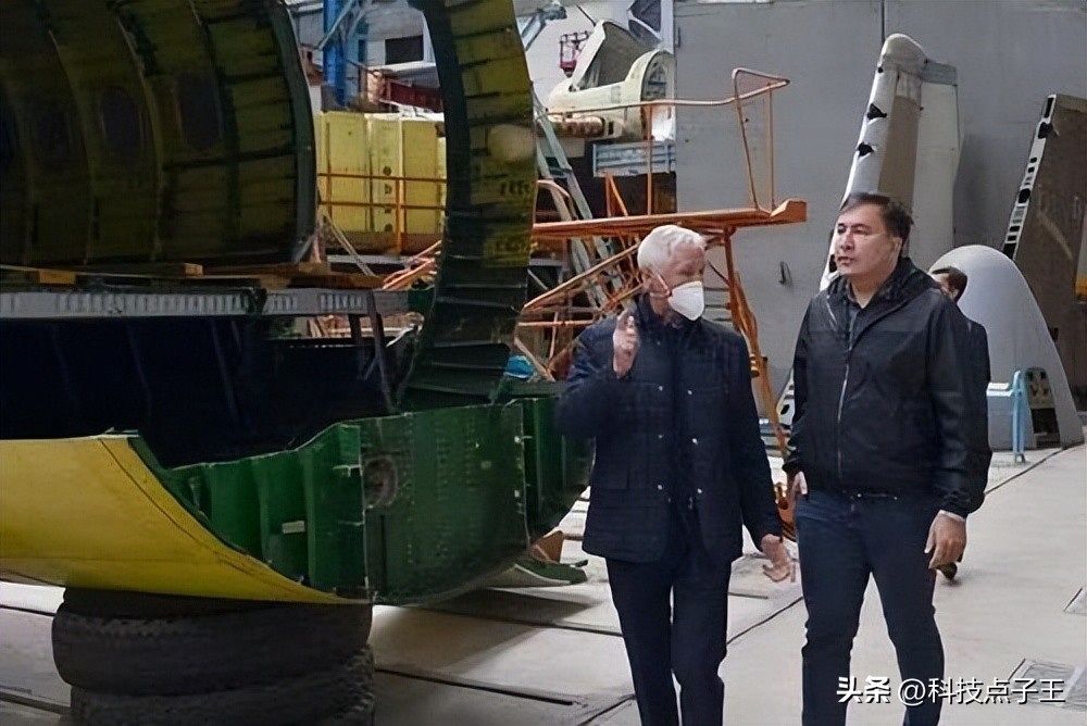 乌克兰欠美国多少武器债,乌克兰欠的军费怎么还