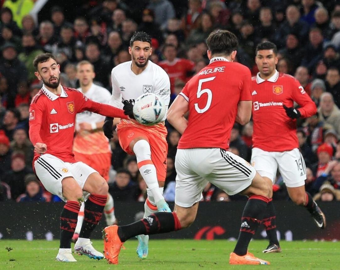 逆转!89分钟进球+第94分钟进球!曼联拒绝爆冷,球迷狂欢