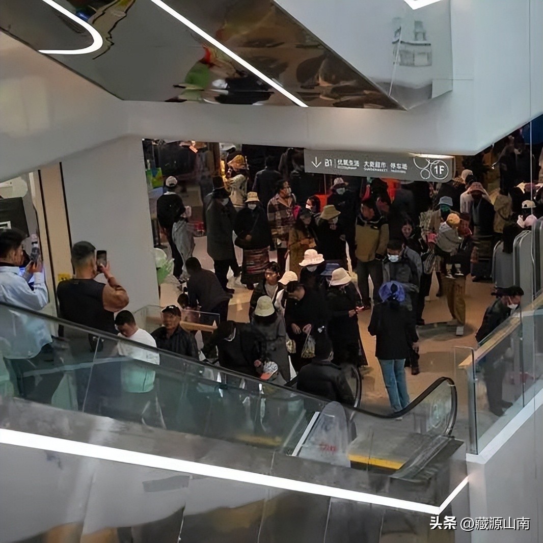 山南神力时代广场开业活动,神力时代广场商店