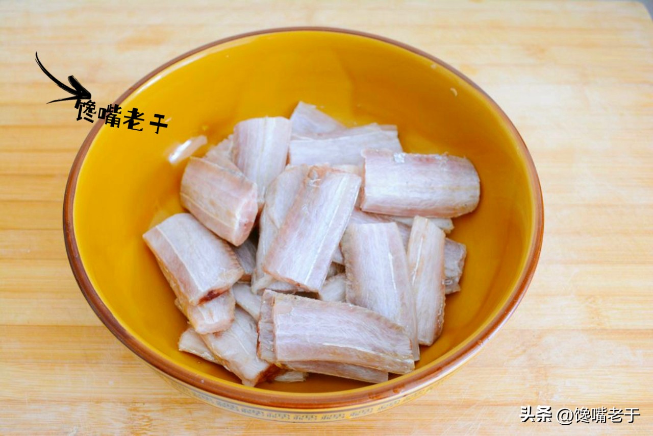 煎带鱼的小窍门保准不破皮不粘锅,如何煎带鱼不粘锅不掉皮广东做法