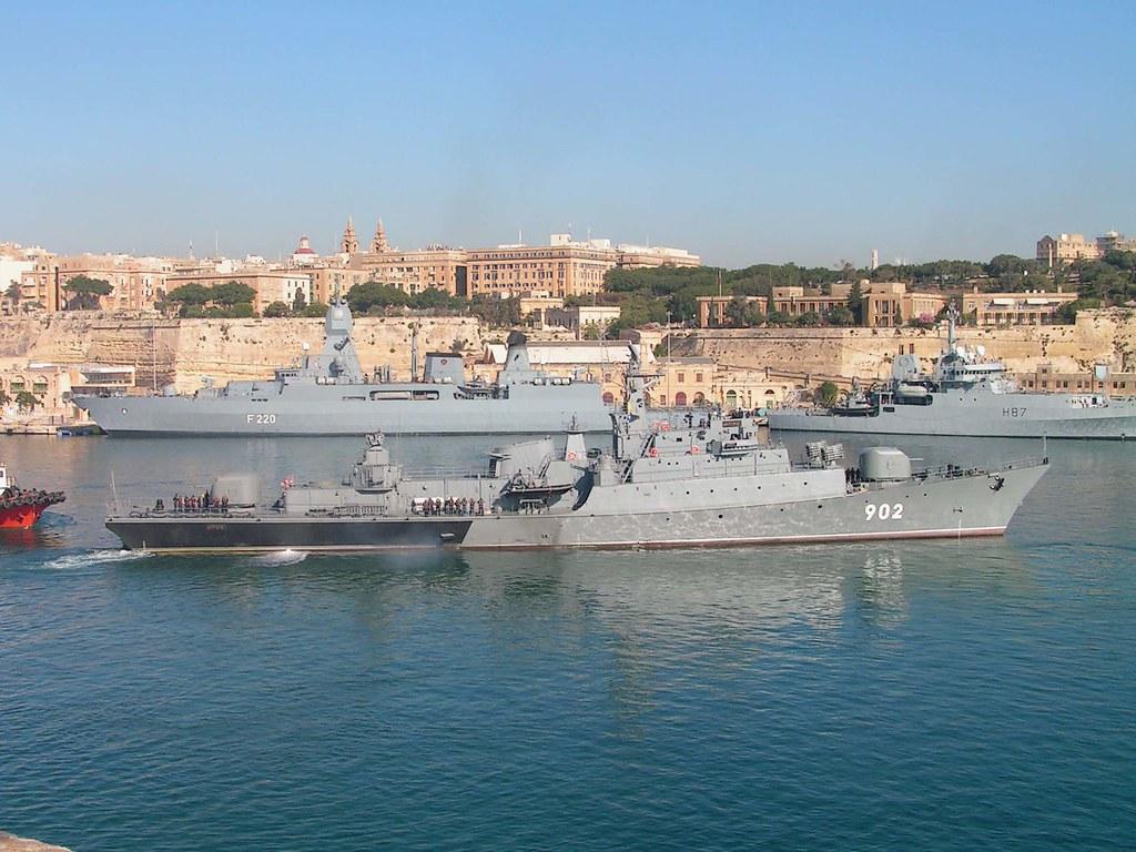 首舰正式交付！阿尔及利亚海军大手笔，真一口气买了6艘中国战舰
