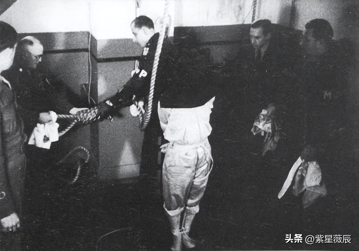 *京大南***杀屠**后，松井石根从南京带走10坛血土，多年后才知歹毒用意