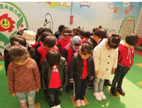 红黄蓝亲子园早教虐童事件,红黄蓝早教中心幼师虐童