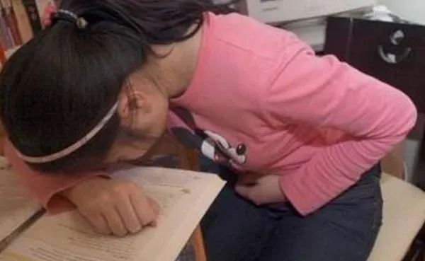 月经初潮后女孩还能长高多少呢,初潮后个子反而长得快