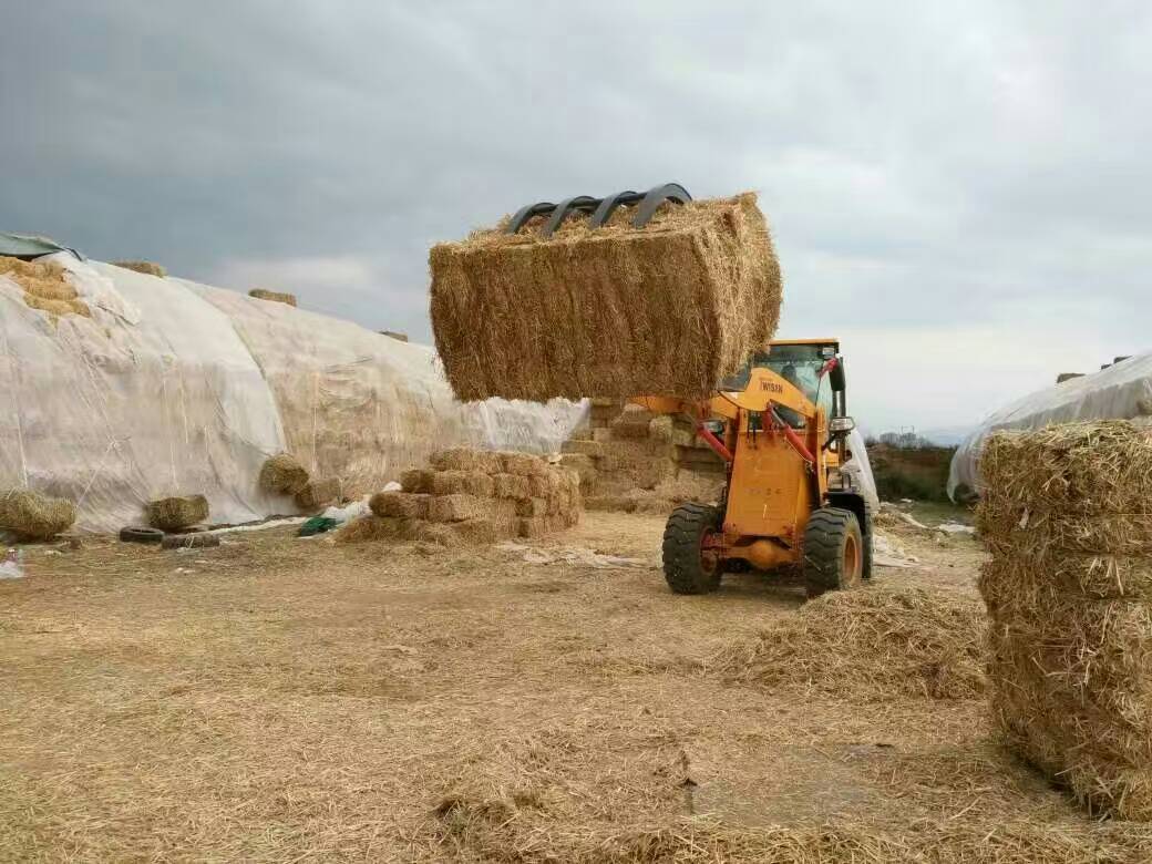 秸秆打包10元一亩,秸秆粉碎打包一捆多少斤