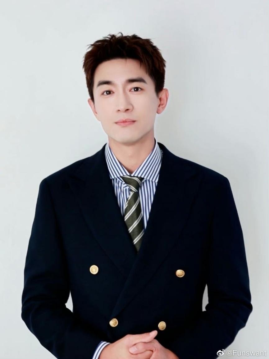 林更新露肌肉的照片,林更新颜值巅峰照片