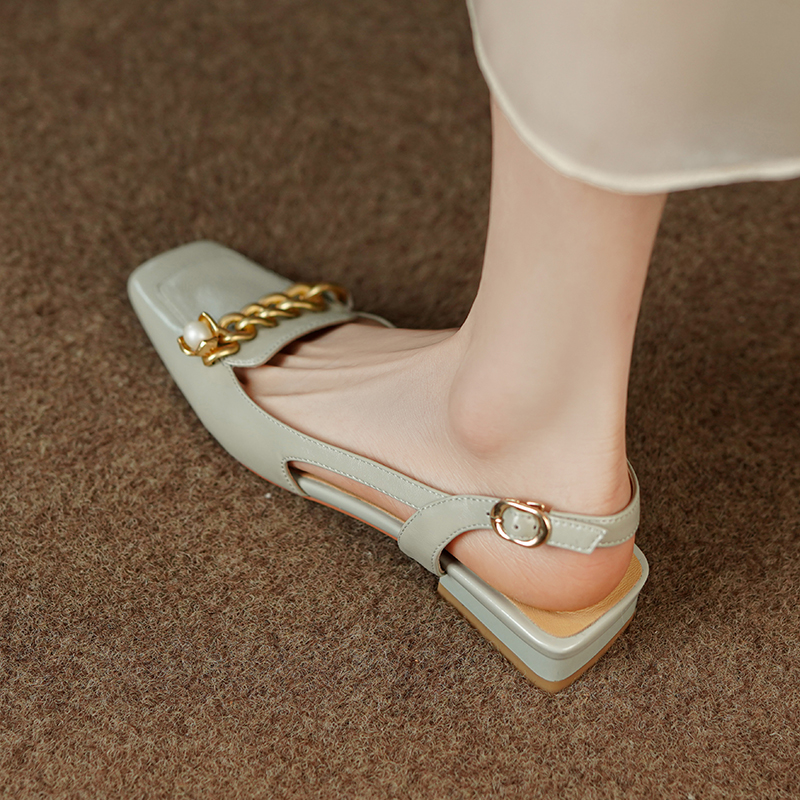 今年穿什么凉鞋好看?这20款好看不累脚