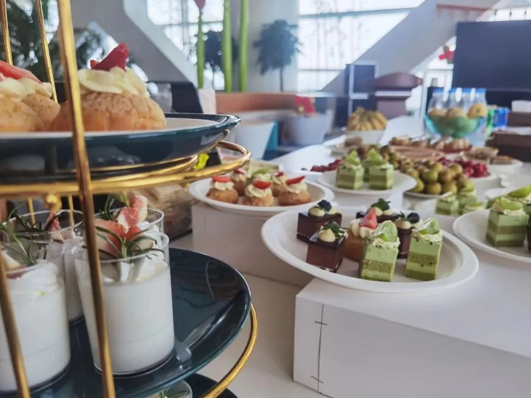 雷石招聘|期待在这个美好的夏天与您相遇！