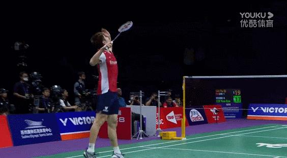 为什么现在年轻人这么喜欢看电视,为什么年轻人总喜欢上网