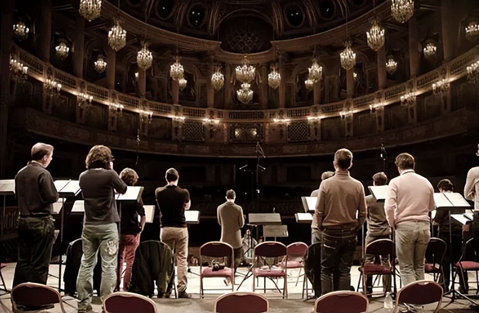 绿树成荫演唱分析,绿树成荫歌曲背景介绍