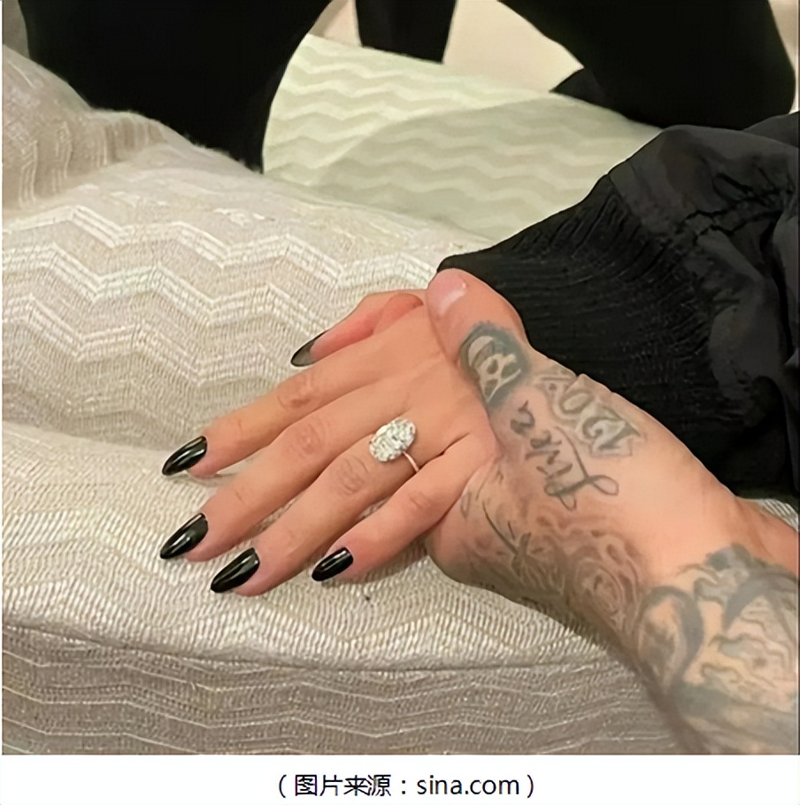 结婚铂金戒指样式,最新简约订婚戒指