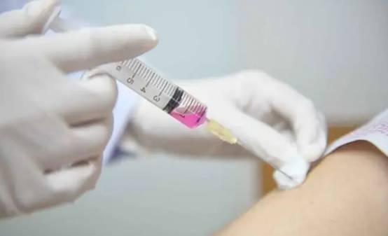 家长担心长不高给孩子打激素,担心长不高父母每月给孩子打激素