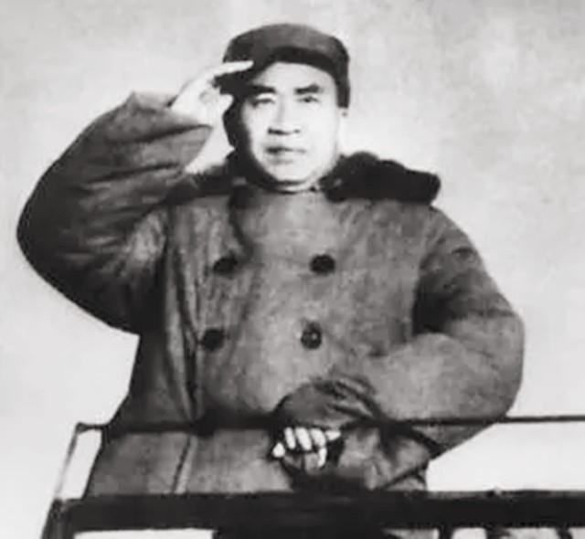 1934年长征前，陈毅找到*德朱**：我还要指挥作战，请不要把我留下